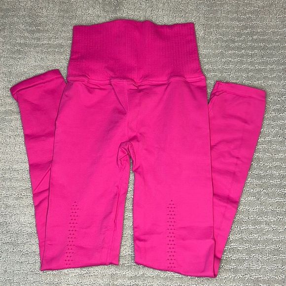 FREE PEOPLE | NWOT High-Rise 7/8 Length Good Karma Leggings in Azalea - Picture 5 of 5